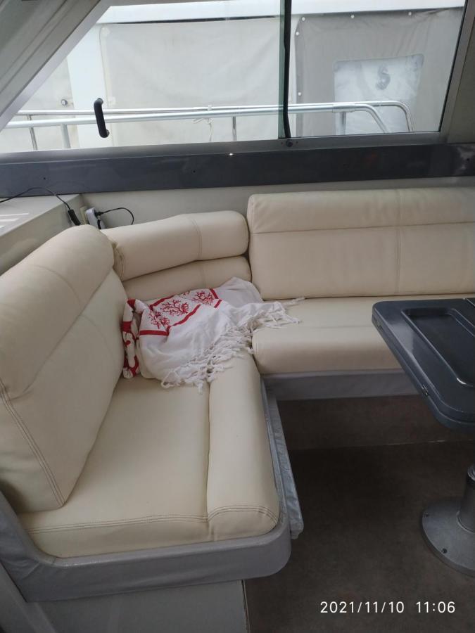 Ferretti 36 ' Bateau A Quai Vieux-Port Cannes Festival La Croisette Exterior foto