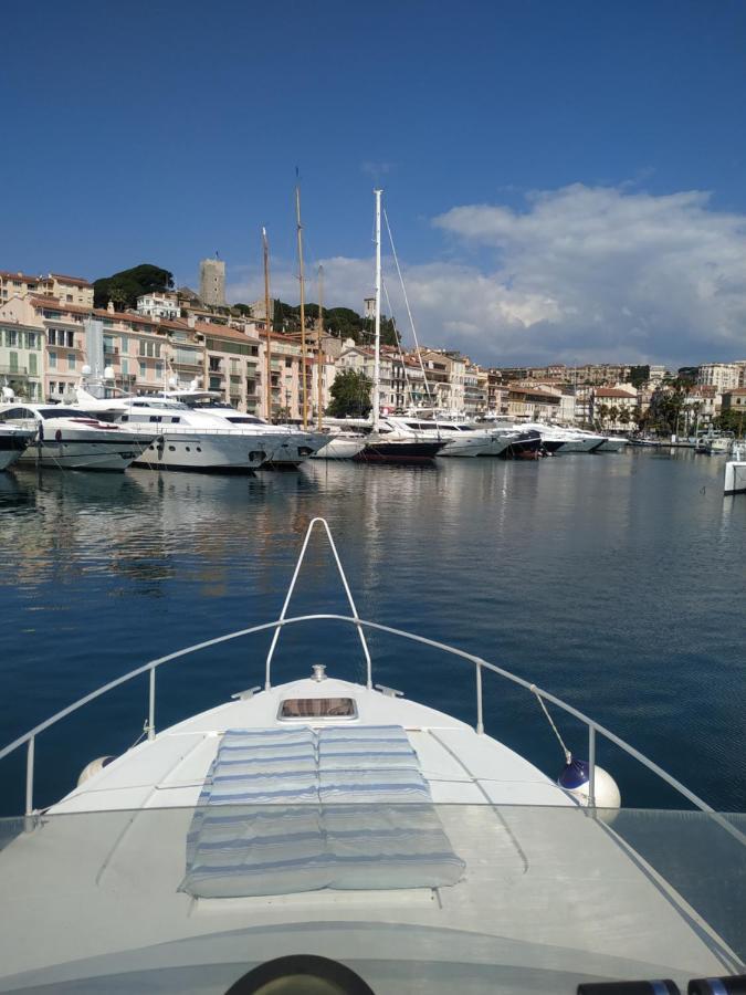 Ferretti 36 ' Bateau A Quai Vieux-Port Cannes Festival La Croisette Exterior foto