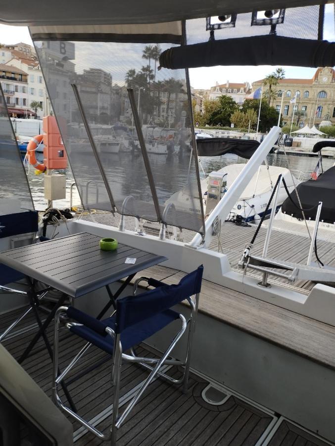 Ferretti 36 ' Bateau A Quai Vieux-Port Cannes Festival La Croisette Exterior foto